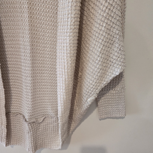 BNWOT Forever21 beige tan popcorn knit batwing dolman cardigan small - Picture 4 of 10